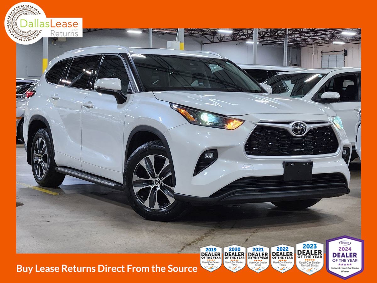 Used 2022 Toyota Highlander XLE AWD/4WD image 1