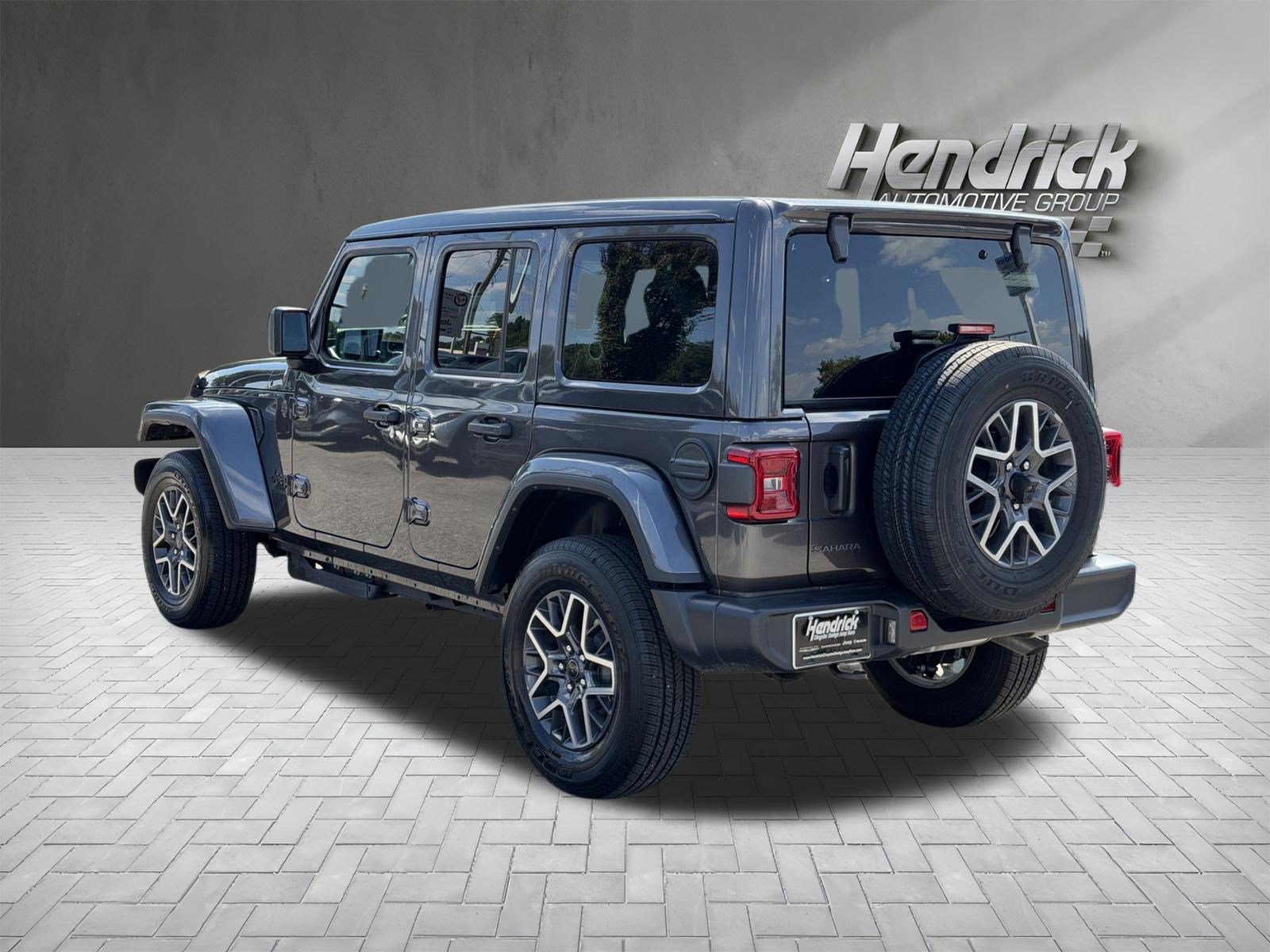 Used 2026 Jeep Wrangler Unlimited Sahara AWD/4WD image 8