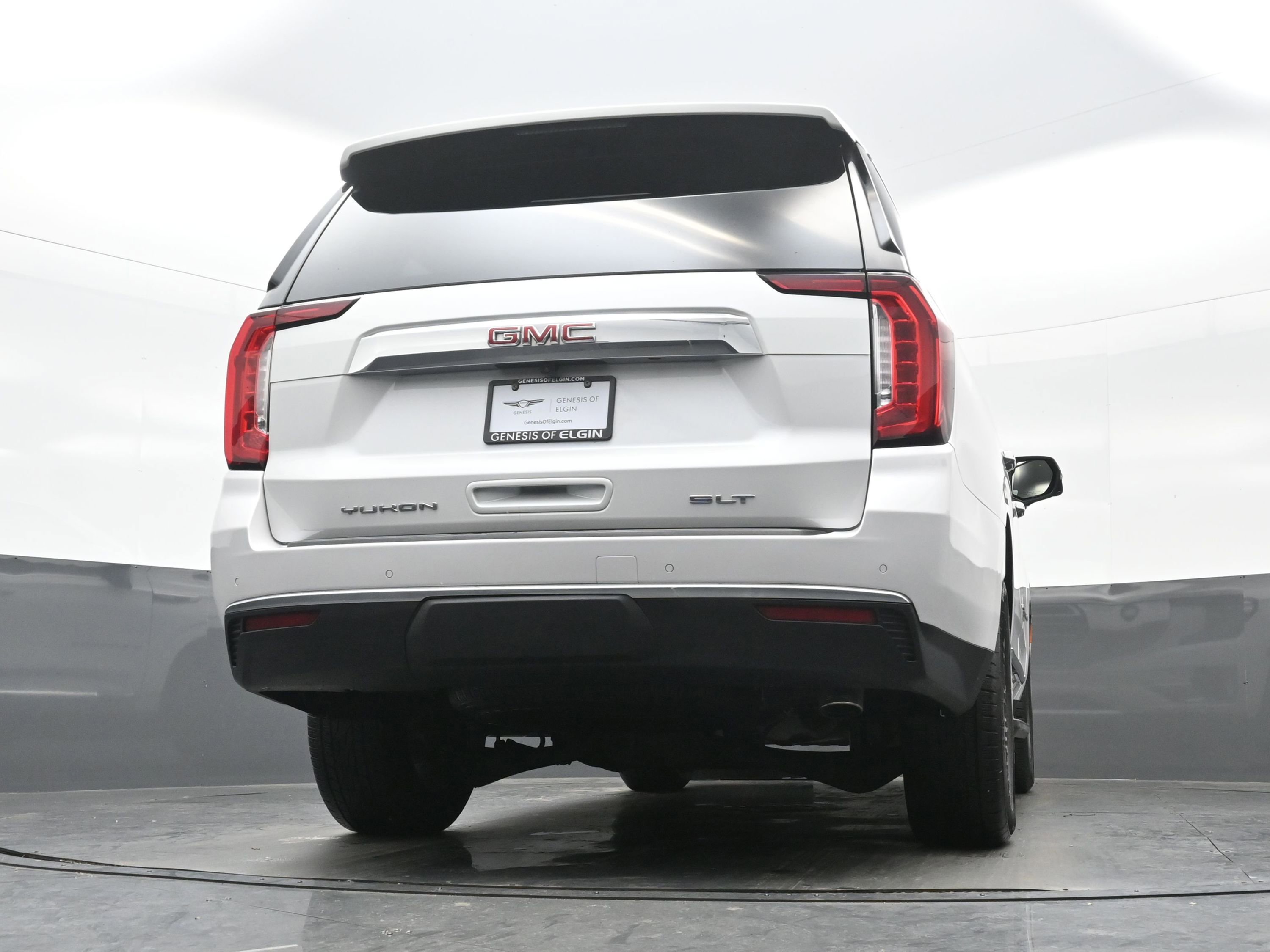 Used 2021 GMC Yukon SLT w/ SLT Premium Package image 32