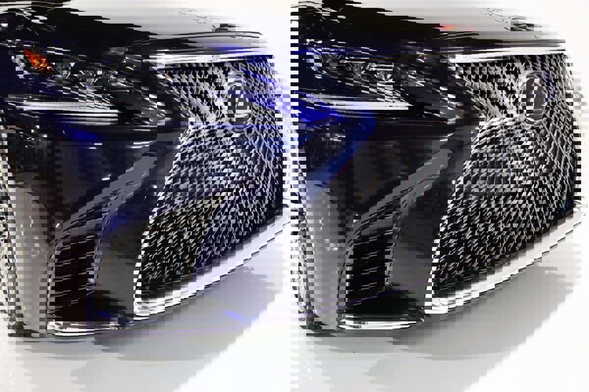 Used 2019 Lexus LS 500 AWD image 25