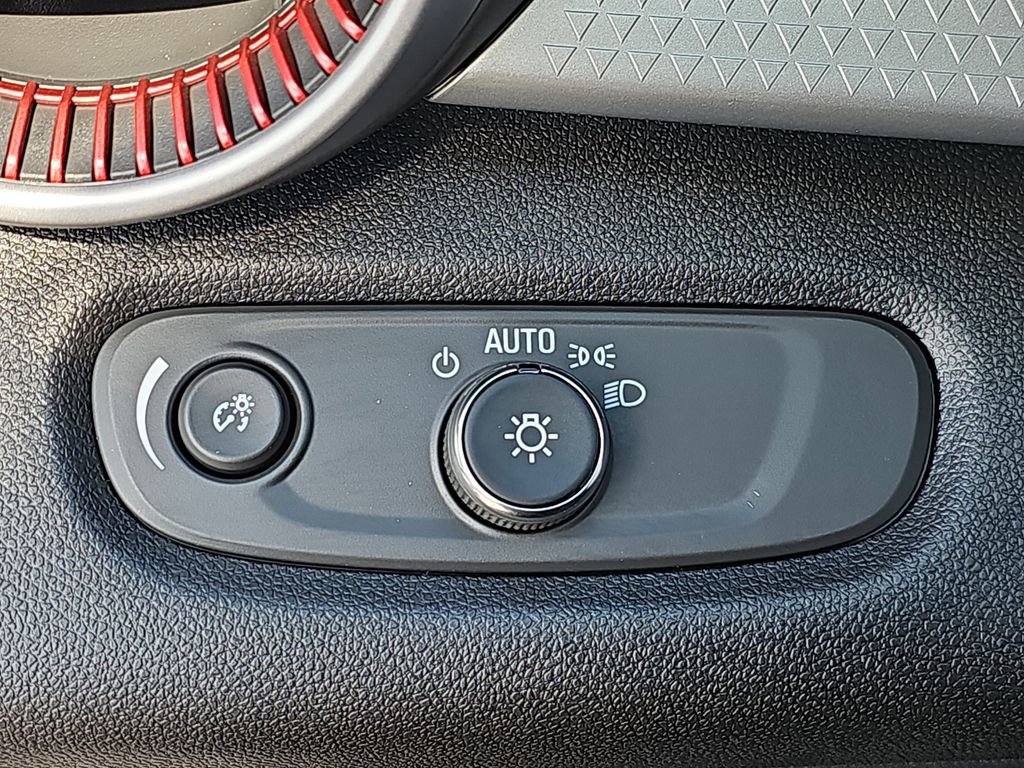 New 2026 Chevrolet Trax RS w/ Sunroof Package image 25