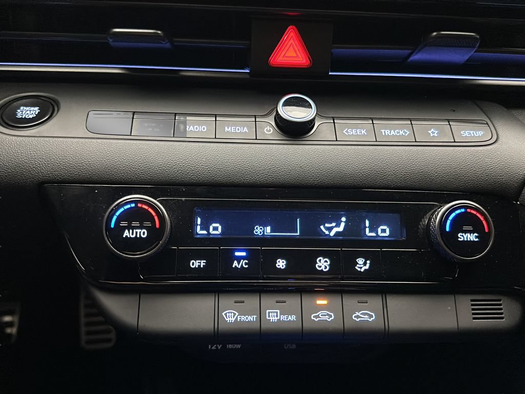 Certified 2025 Hyundai Elantra SEL FWD image 27