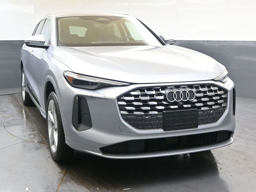 Used 2025 Audi Q5 Premium Plus w/ Premium Plus image 8