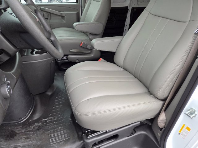New 2026 GMC Savana 3500 w/ Driver Convenience Package RWD image 24