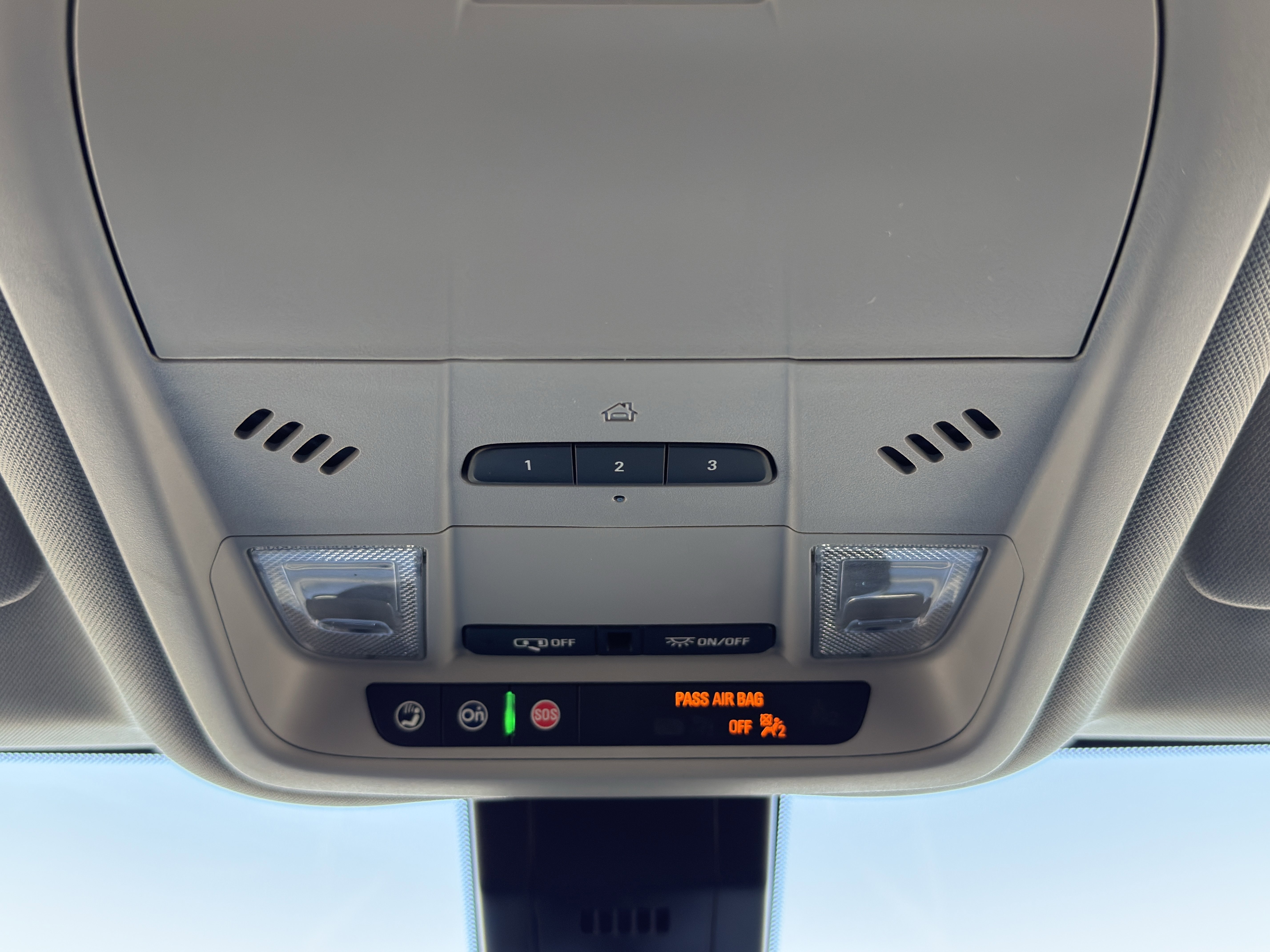 Used 2024 Chevrolet Equinox Premier image 37