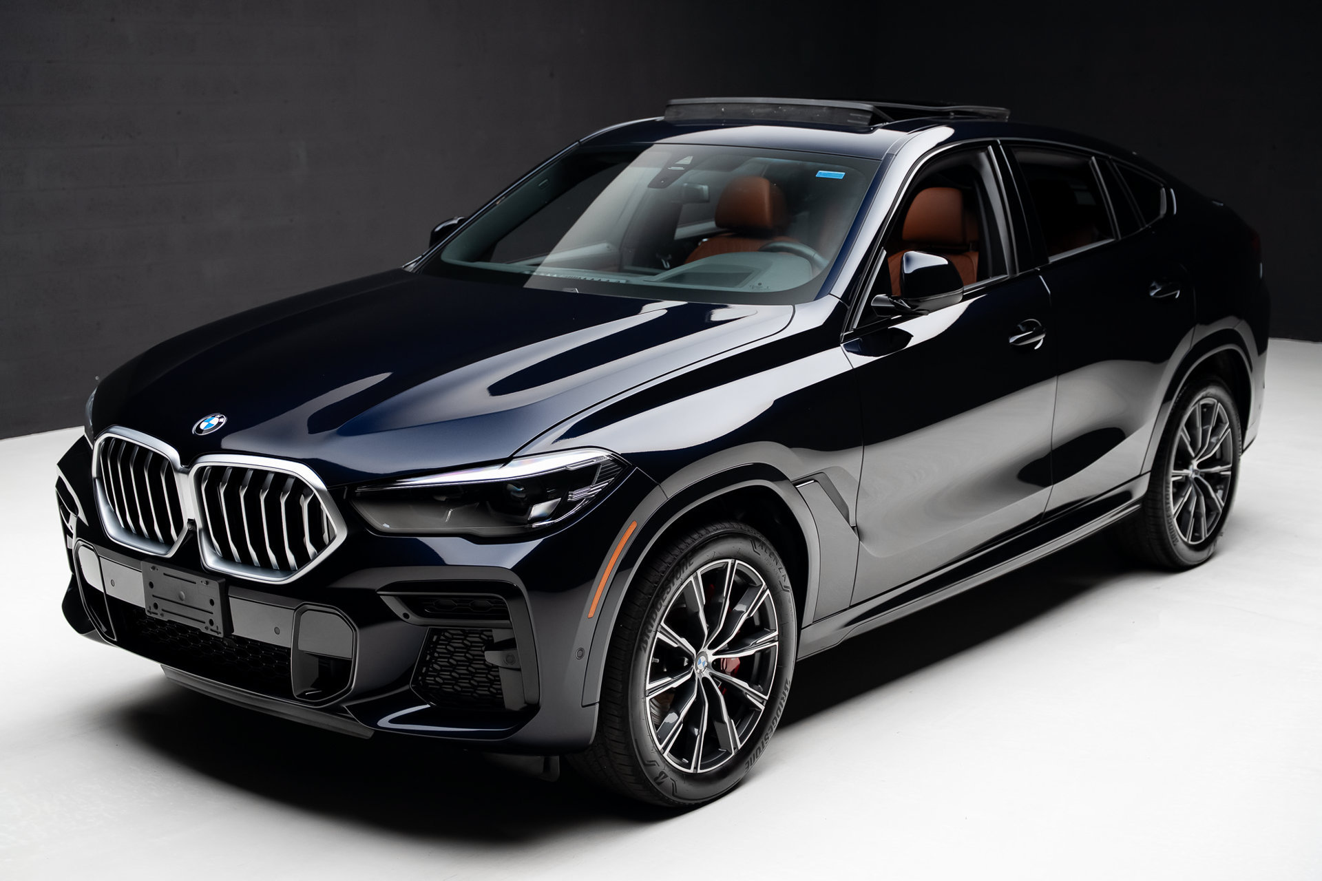 Used 2023 BMW X6 xDrive40i w/ M Sport Package AWD/4WD image 5