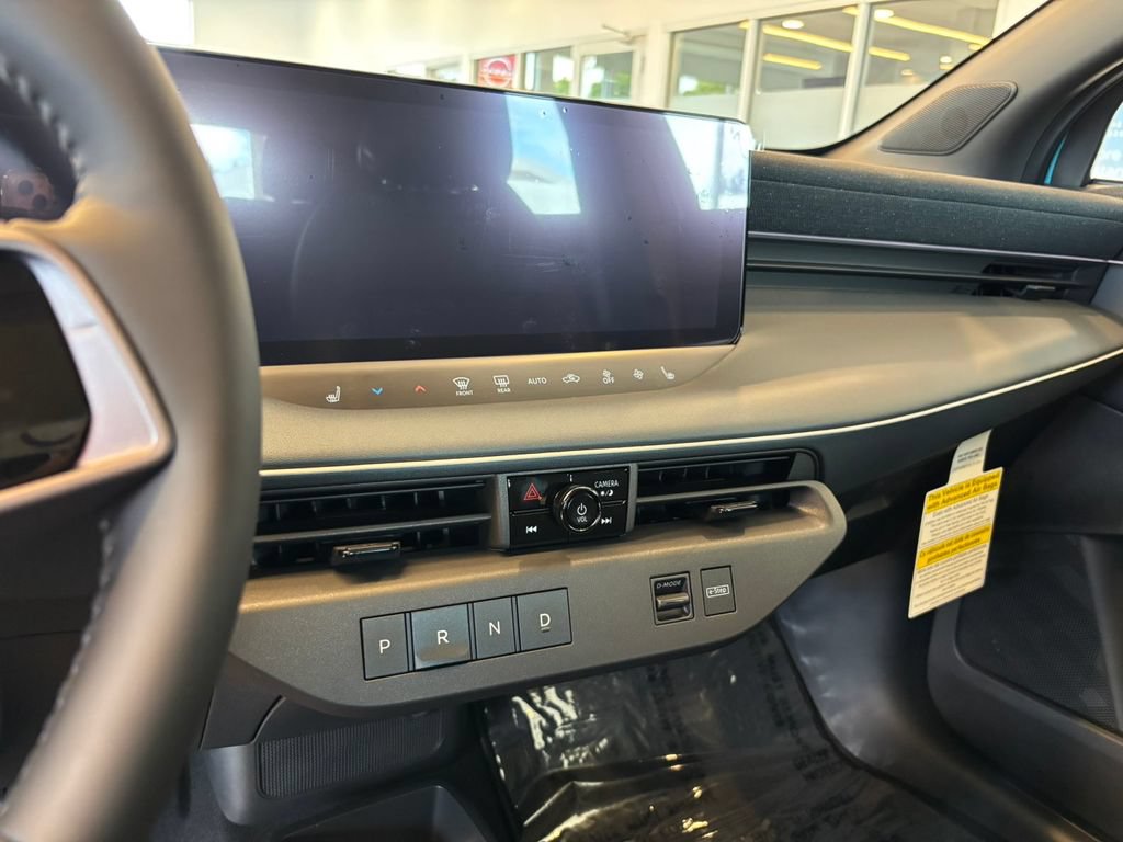 New 2026 Nissan Leaf Platinum+ w/ Cargo Package (Platinum+) FWD image 16
