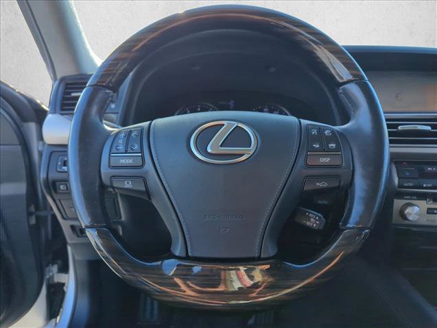 Used 2013 Lexus LS 460 w/ Ultra Luxury Pkg image 12