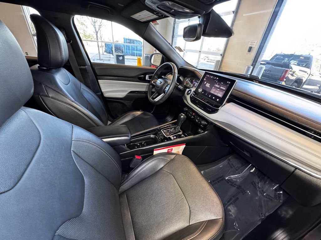 Used 2023 Jeep Compass Limited image 49