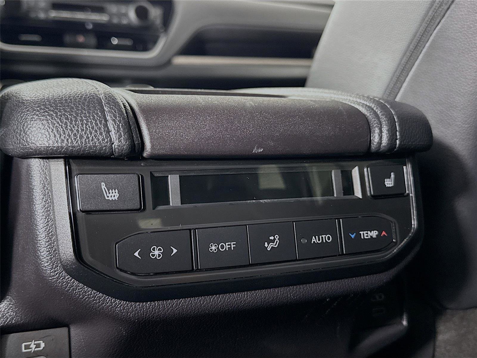 Used 2024 Toyota Grand Highlander AWD Hybrid image 41