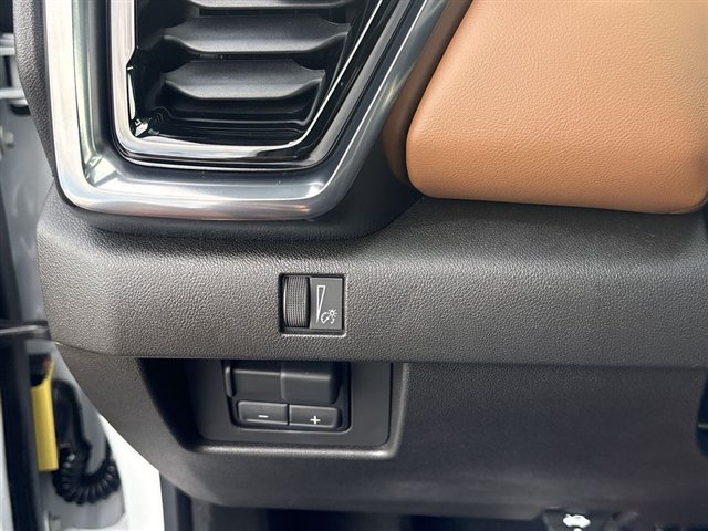 Certified 2026 GMC Canyon AT4 w/ Technology Plus Package AWD/4WD image 18
