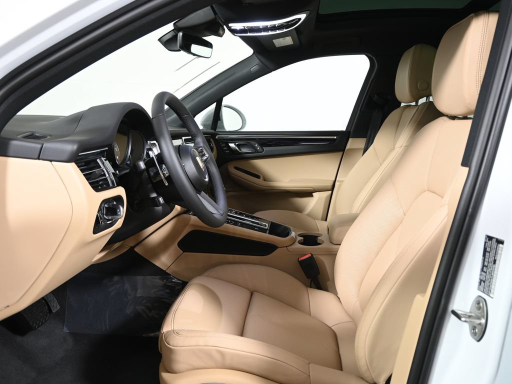 Used 2026 Porsche Macan AWD/4WD image 5