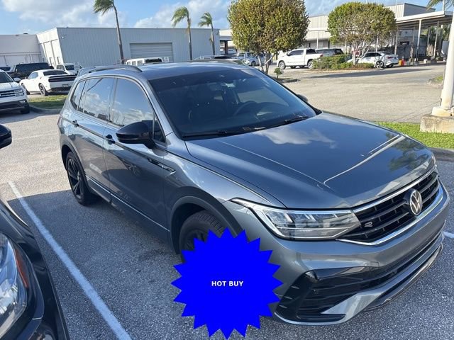 Used 2024 Volkswagen Tiguan SE R-Line image 2