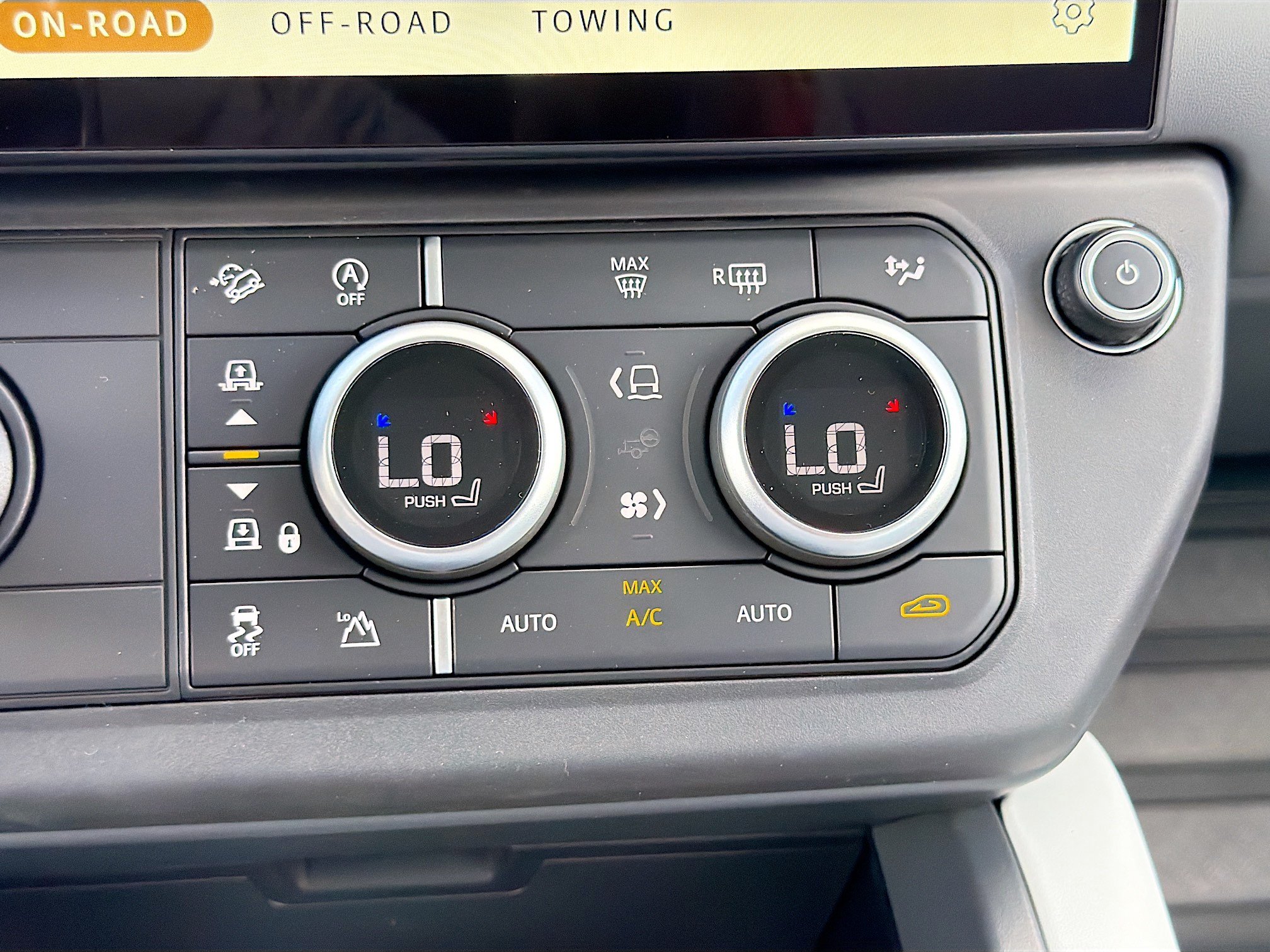 New 2026 Land Rover Defender 130 X-Dynamic SE AWD/4WD image 36