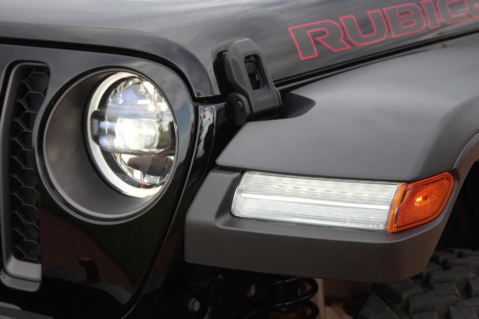 Used 2023 Jeep Gladiator Rubicon w/ LED Lighting Group AWD/4WD image 5