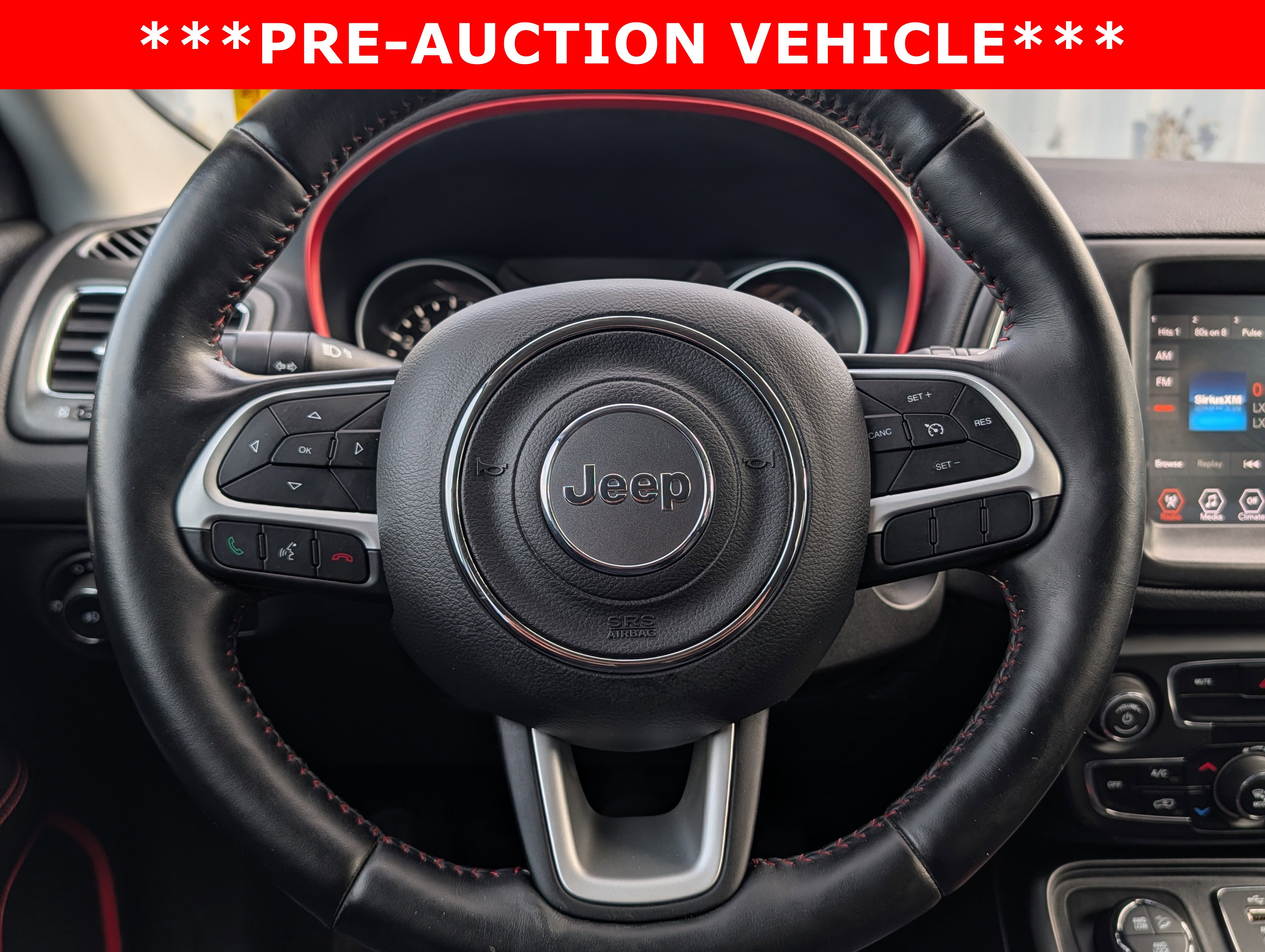 Used 2018 Jeep Compass Trailhawk w/ Leather Interior Group AWD/4WD image 27