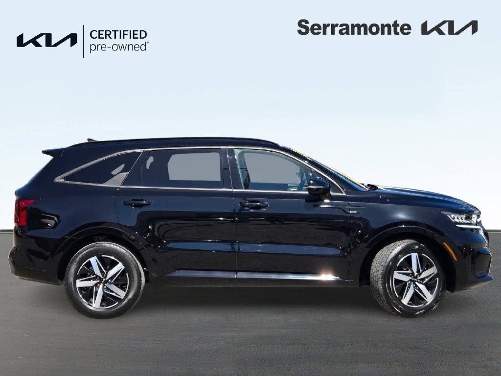 Certified 2023 Kia Sorento EX FWD image 3