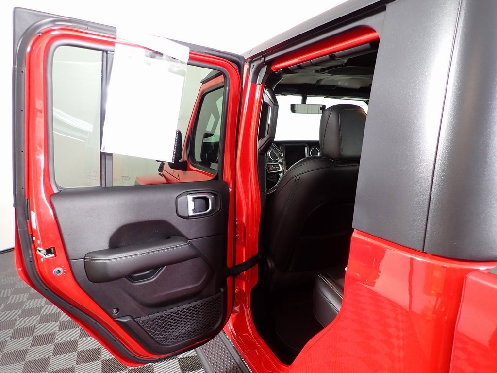 Used 2020 Jeep Gladiator Overland image 25