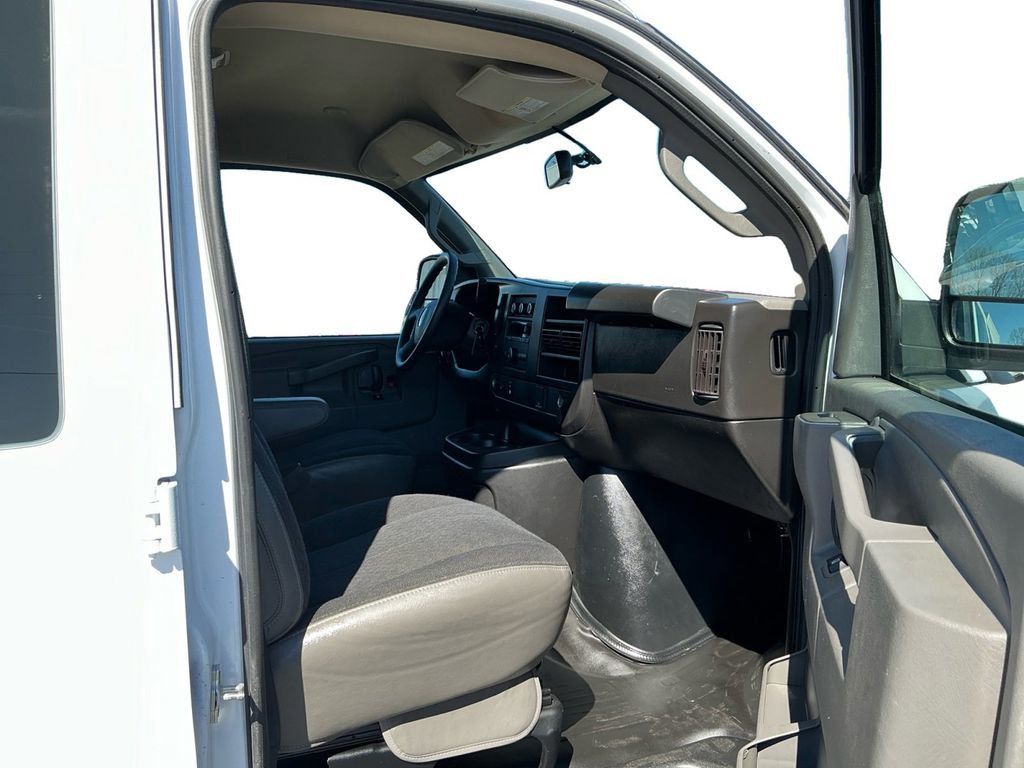 Used 2024 GMC Savana 2500 w/ Driver Convenience Package image 22