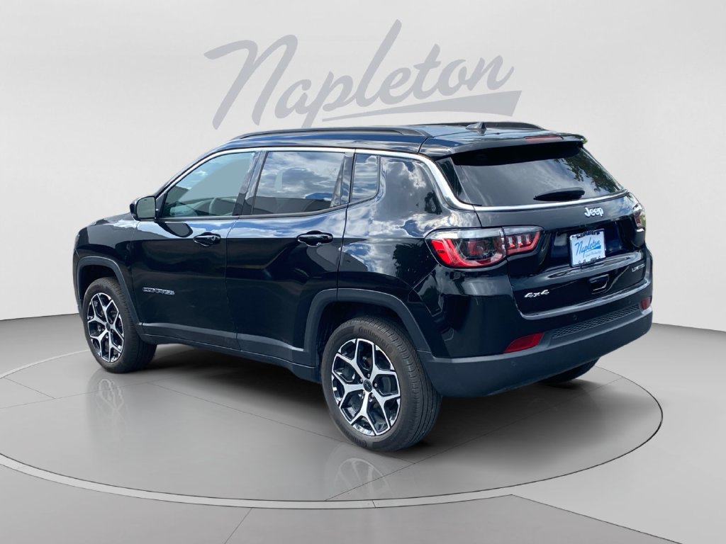 Used 2026 Jeep Compass Limited AWD/4WD image 3