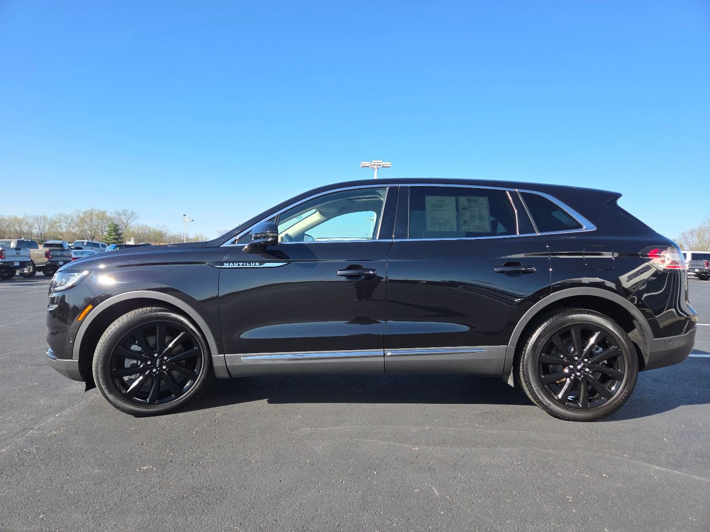 Used 2023 Lincoln Nautilus Reserve w/ Equipment Group 201A AWD/4WD image 14