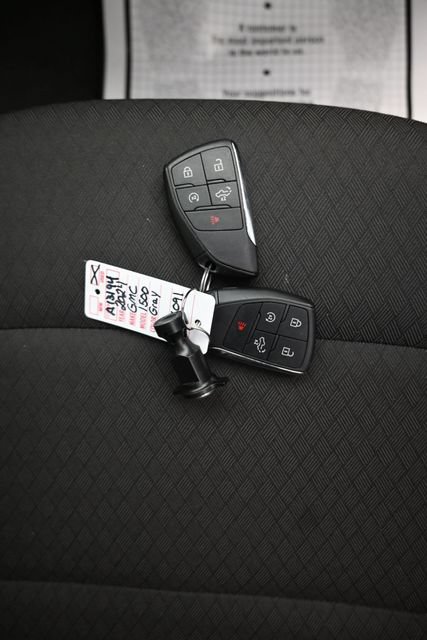 Used 2024 GMC Sierra 1500 Elevation AWD/4WD image 9
