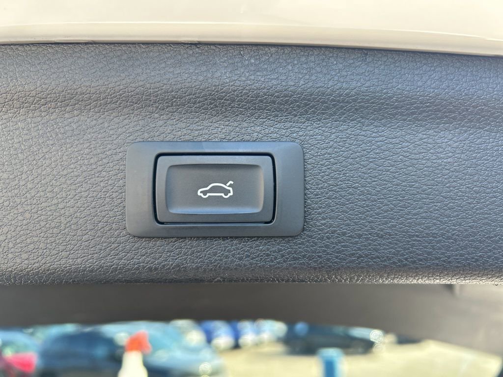 Used 2020 Audi Q3 2.0T Premium image 24