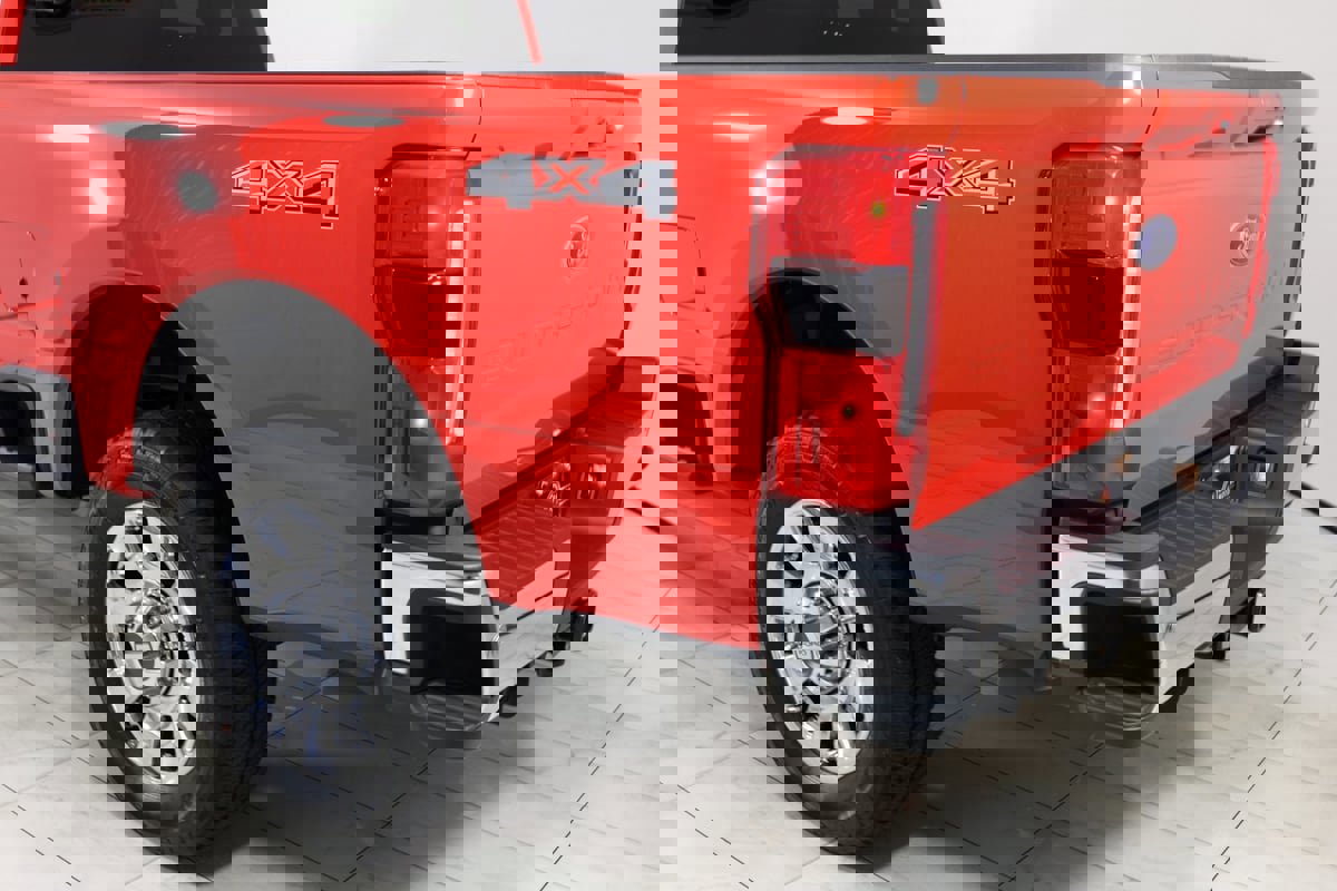 Used 2025 Ford F350 Lariat w/ Chrome Package image 47