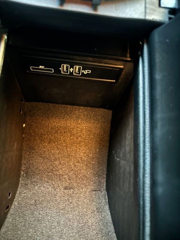 Used 2019 Mercedes-Benz GLC 350e 4MATIC image 40