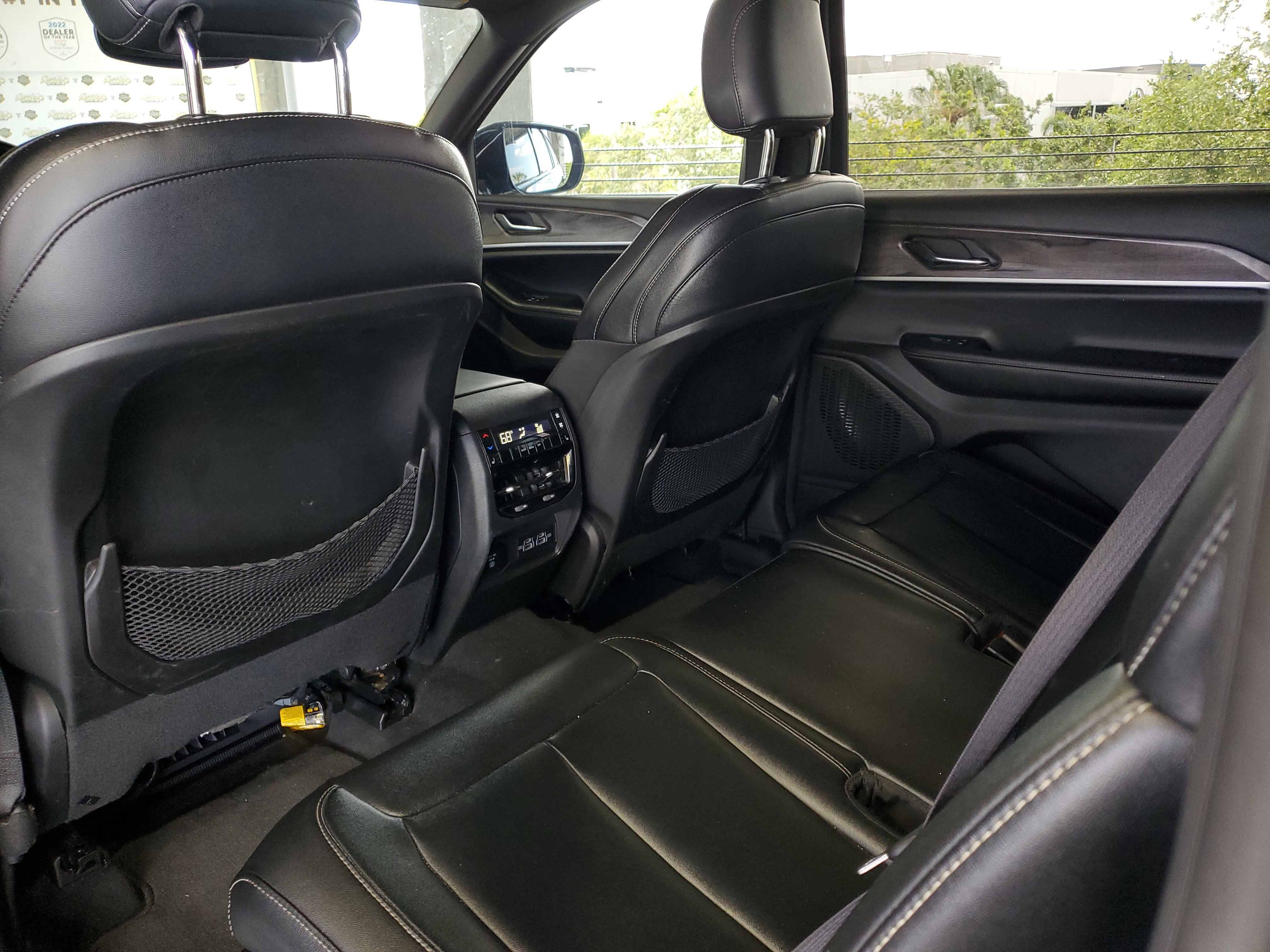 Certified 2024 Jeep Grand Cherokee L Limited AWD/4WD image 10