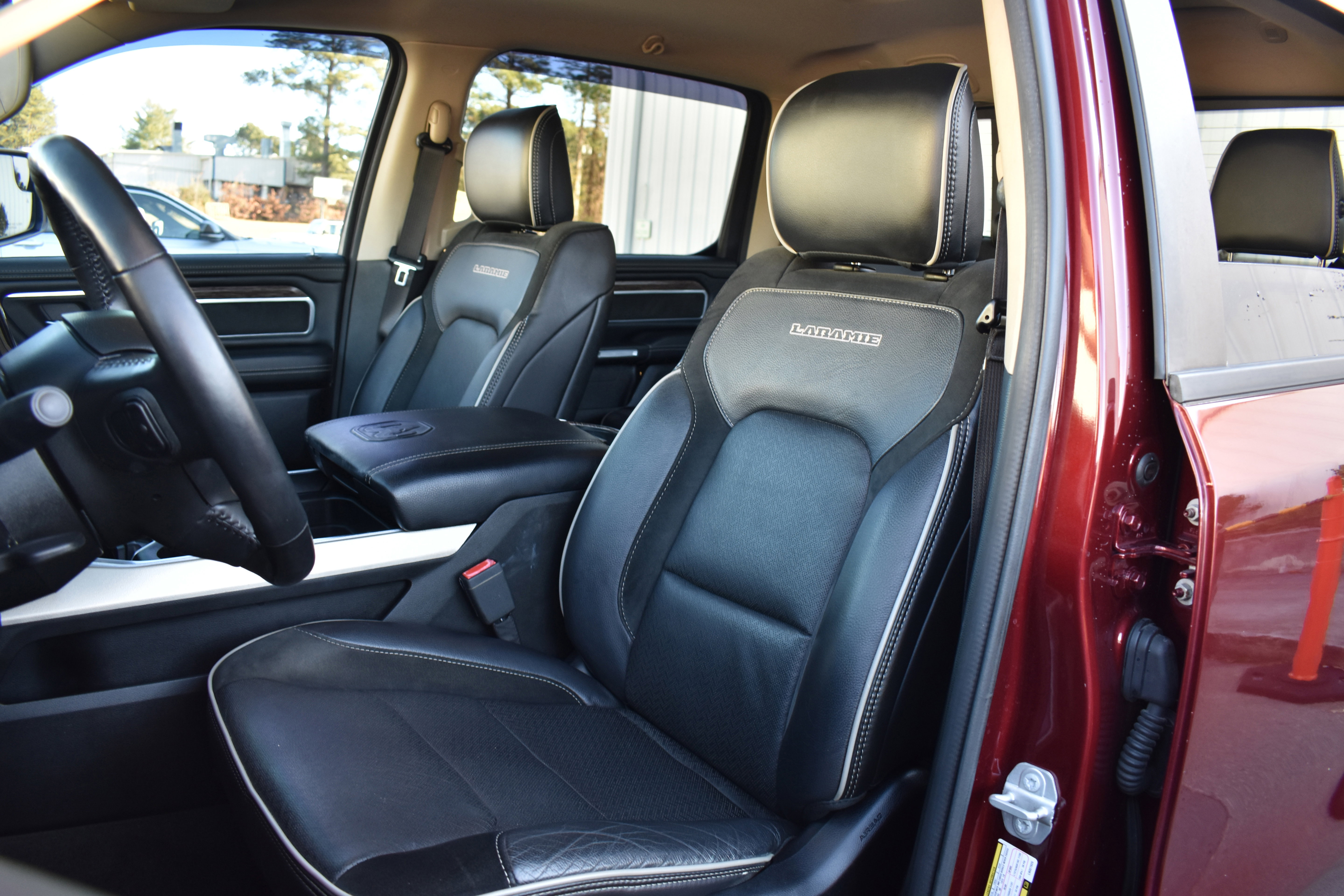 Used 2020 RAM 1500 Laramie image 28