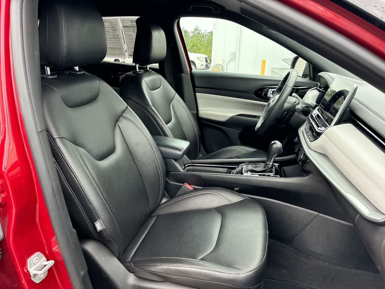 Used 2025 Jeep Compass Limited AWD/4WD image 26