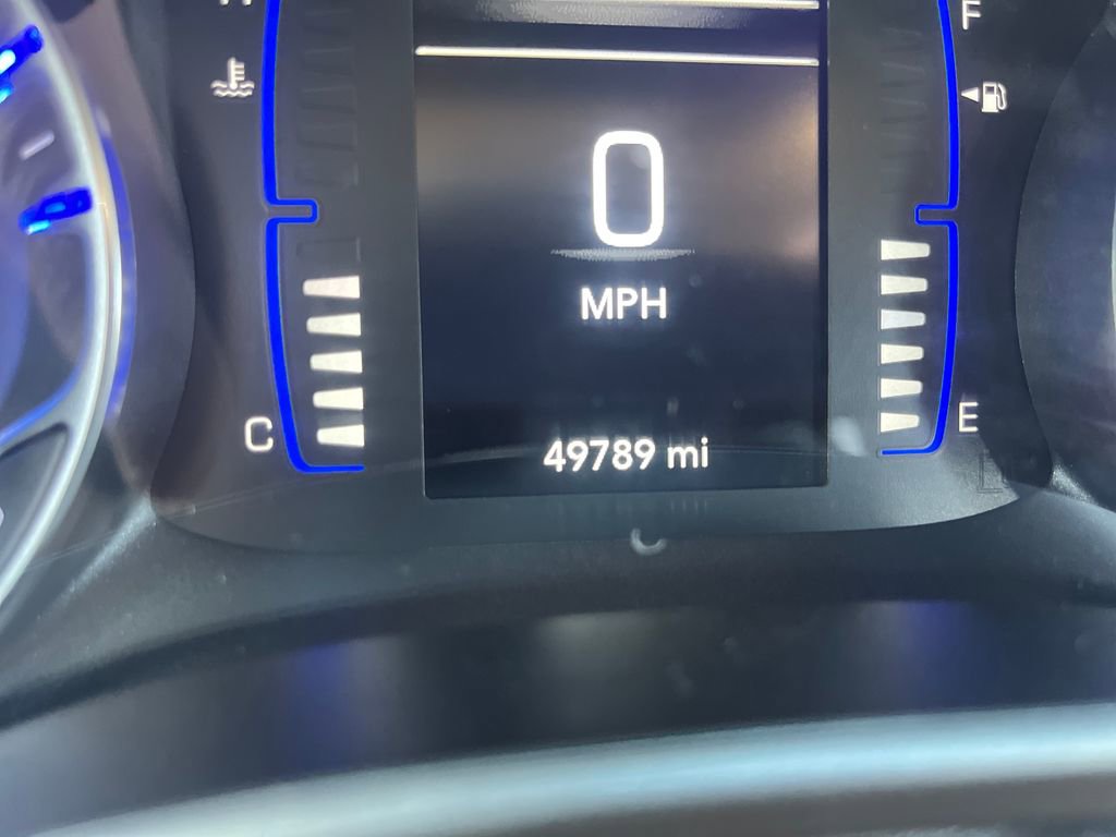 Used 2024 Chrysler Voyager LX image 17