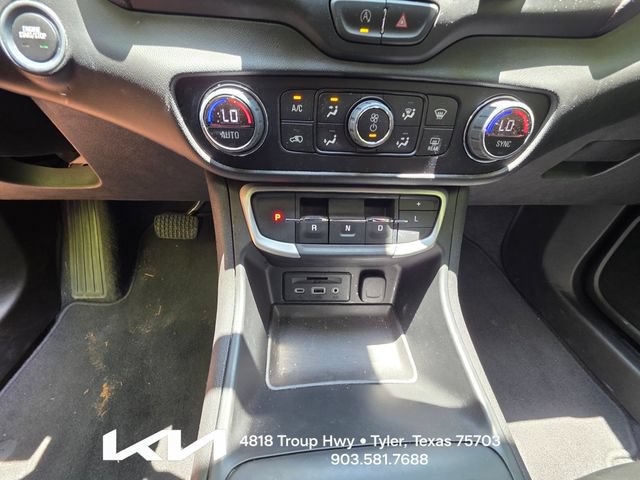 Used 2023 GMC Terrain SLT w/ Elevation Edition FWD image 12