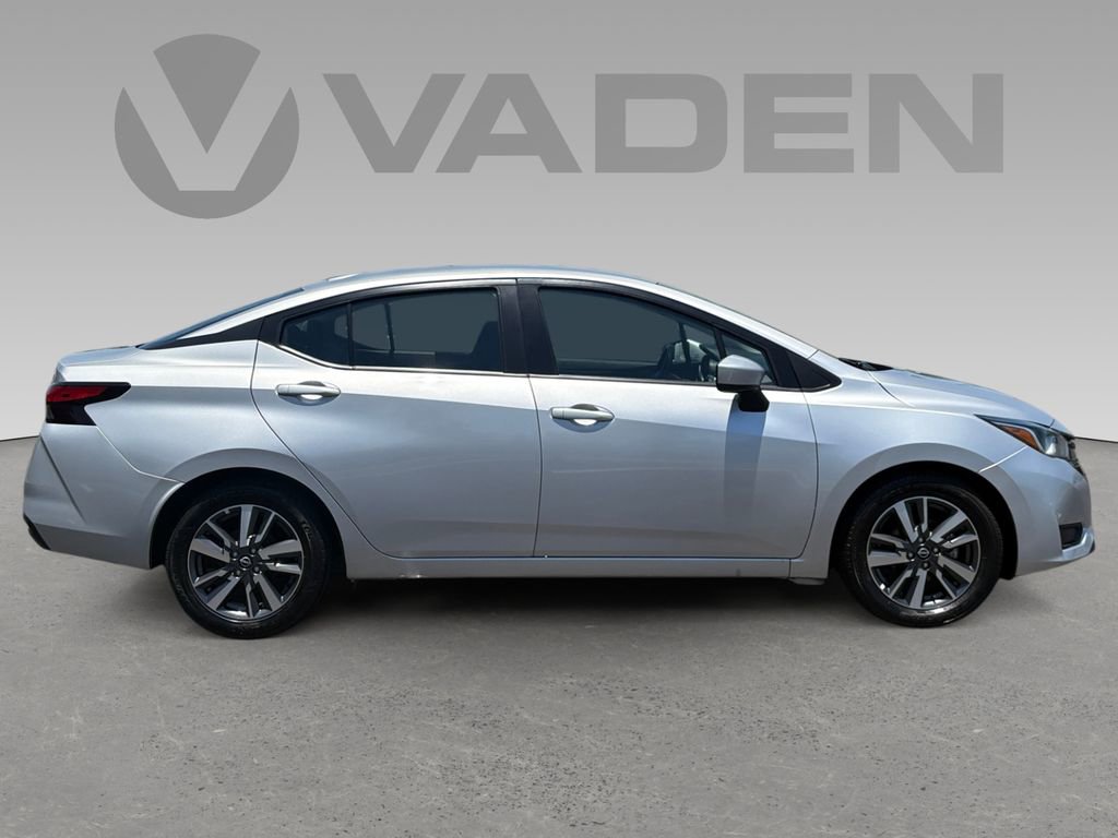 Used 2023 Nissan Versa SV FWD image 5
