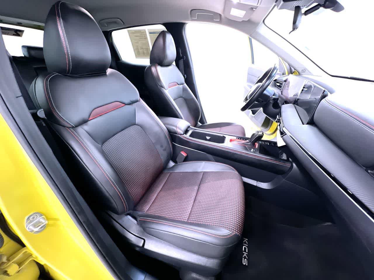 Used 2025 Nissan Kicks SR FWD image 34
