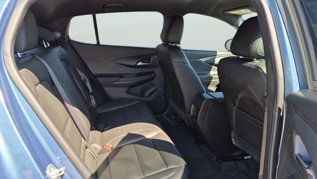Used 2024 Buick Envista Sport Touring w/ Convenience I Package FWD image 27