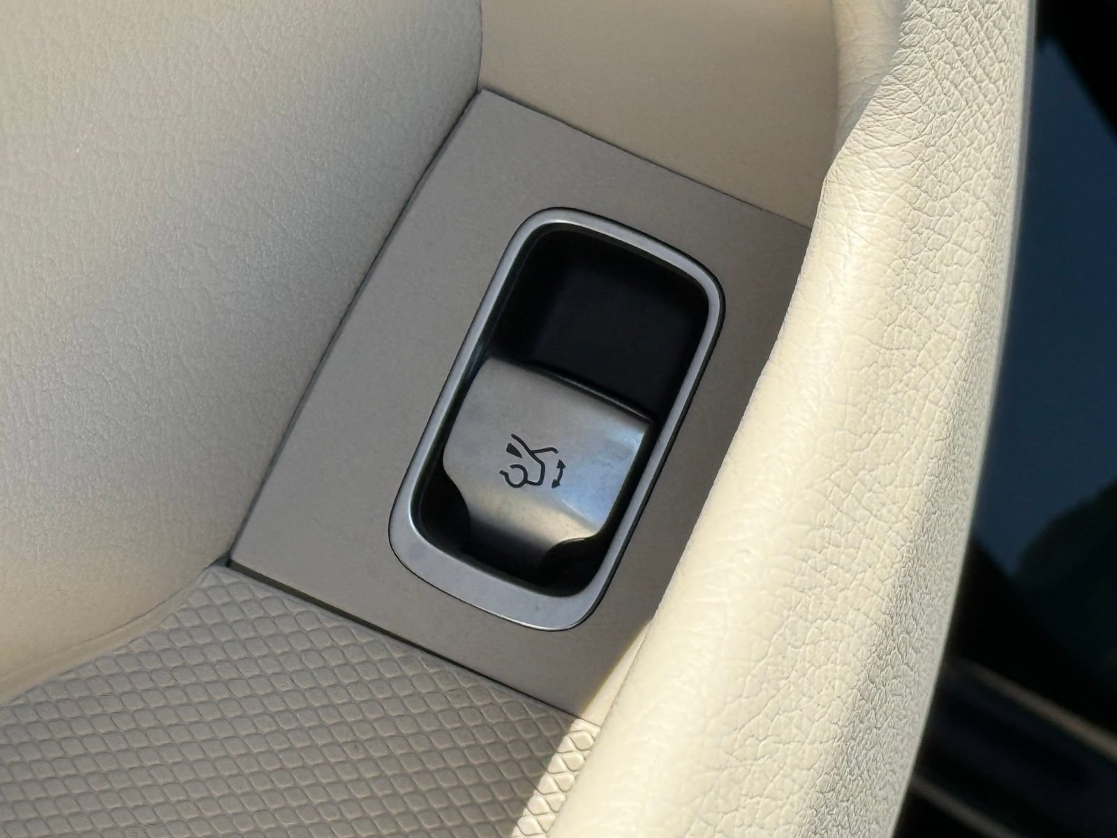 Used 2023 Mercedes-Benz EQS 450+ SUV image 24