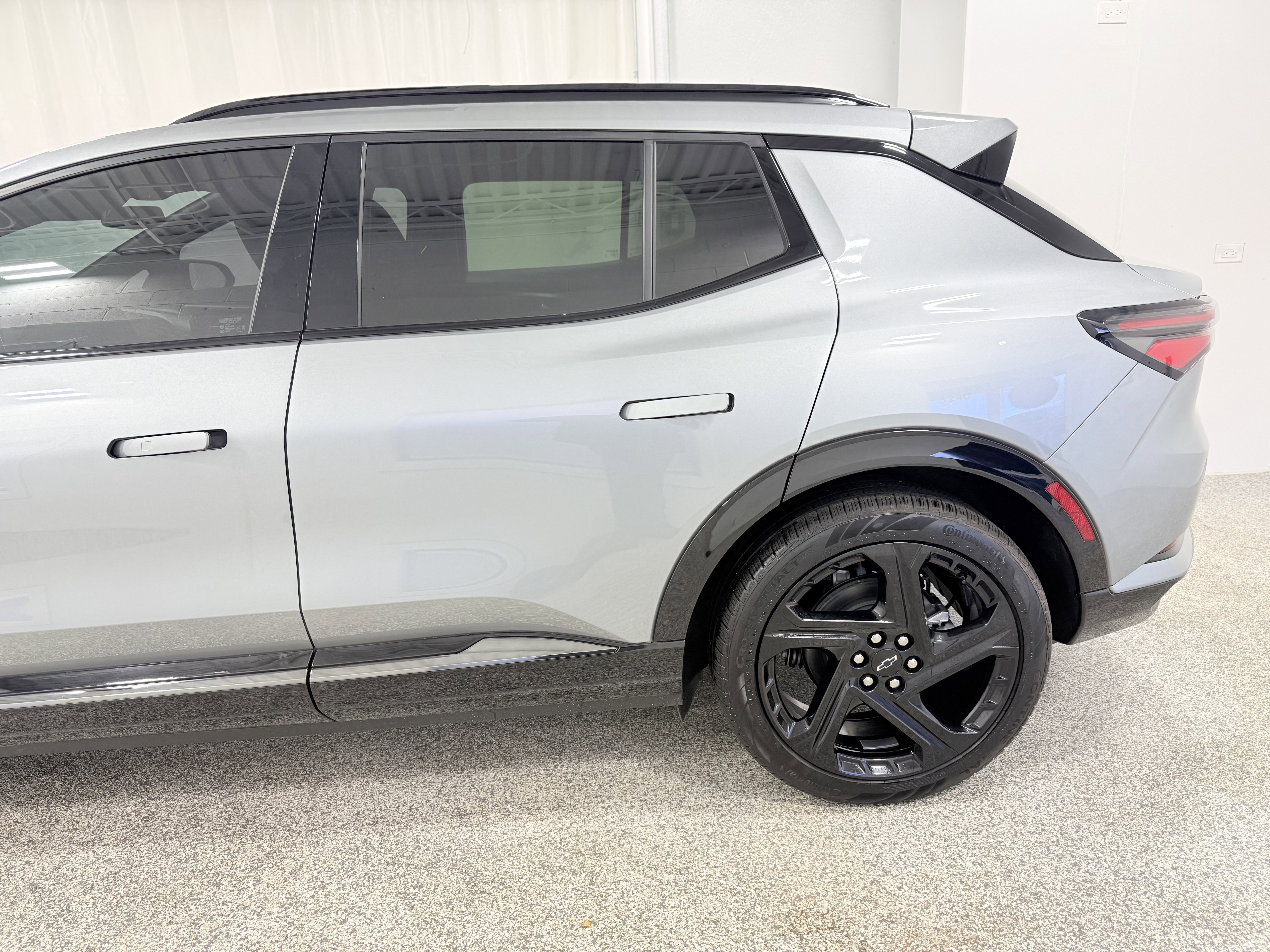 Used 2025 Chevrolet Equinox EV RS image 5