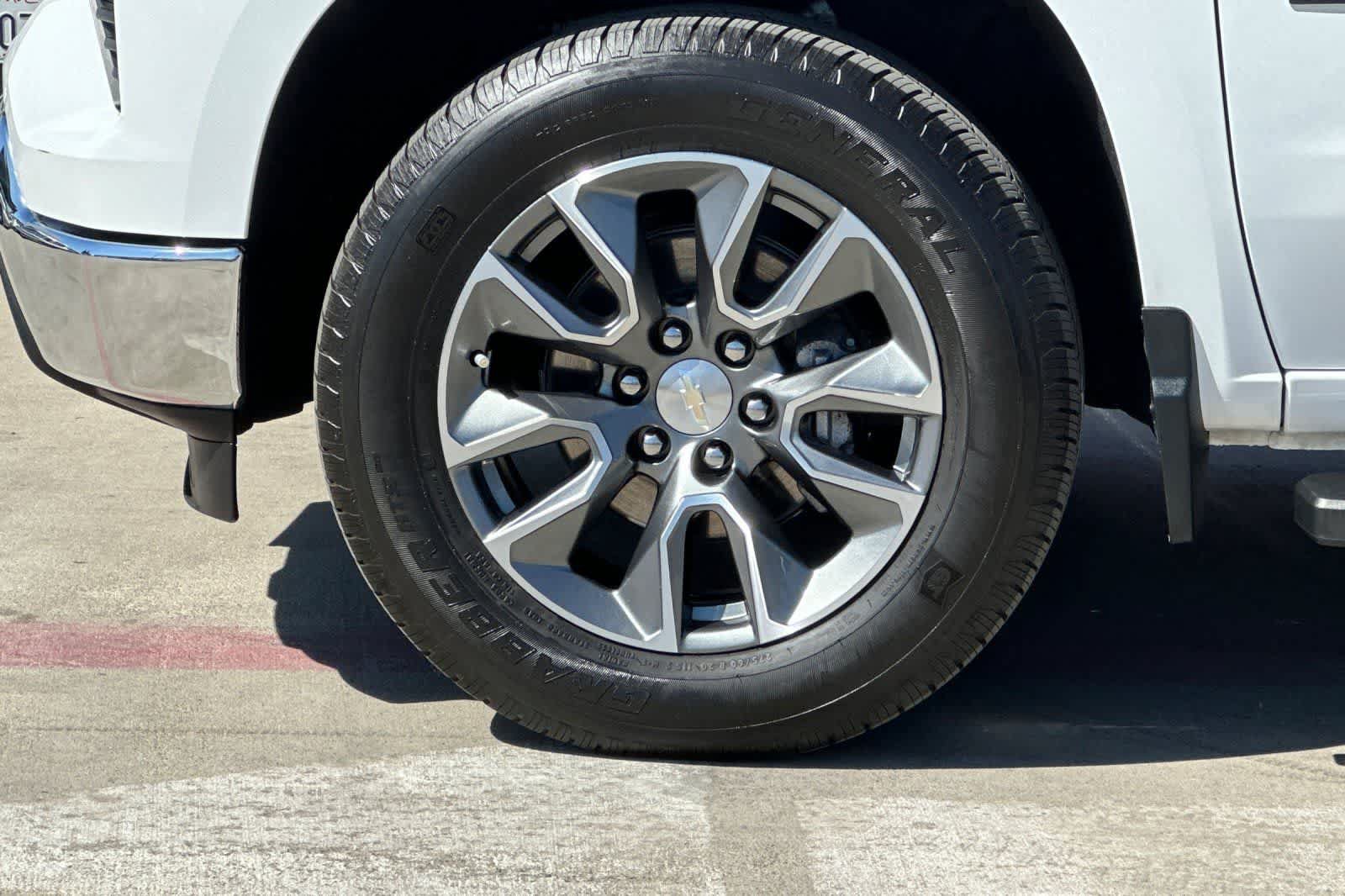 Used 2024 Chevrolet Silverado 1500 LT RWD image 35
