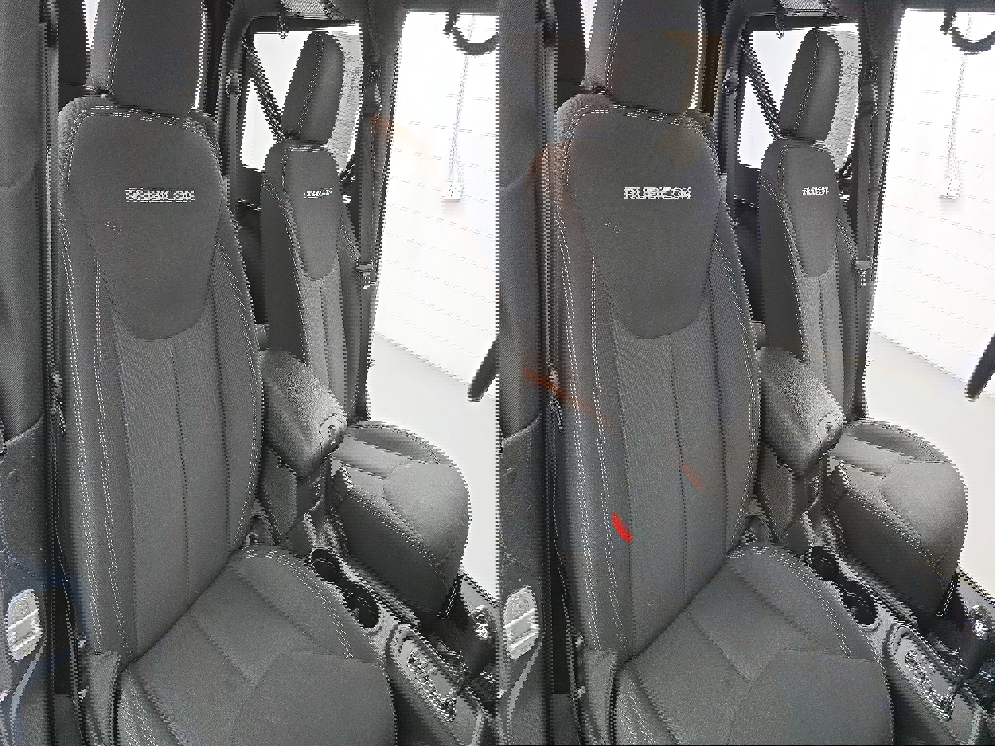 Used 2017 Jeep Wrangler Rubicon w/ Power Convenience Group image 10