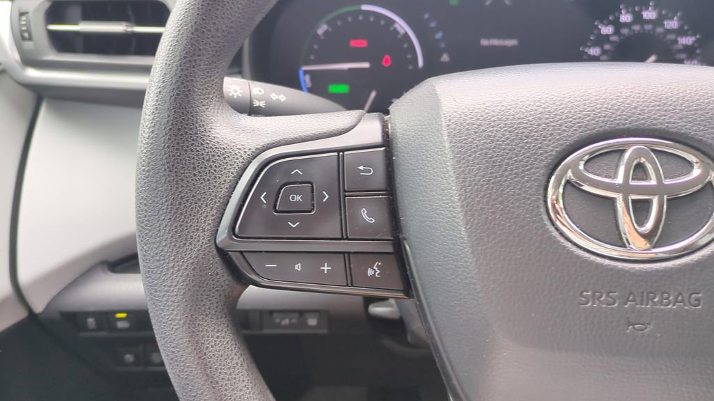 Certified 2025 Toyota Sienna LE image 21