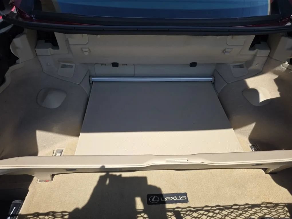 Used 2010 Lexus IS 350C RWD image 29