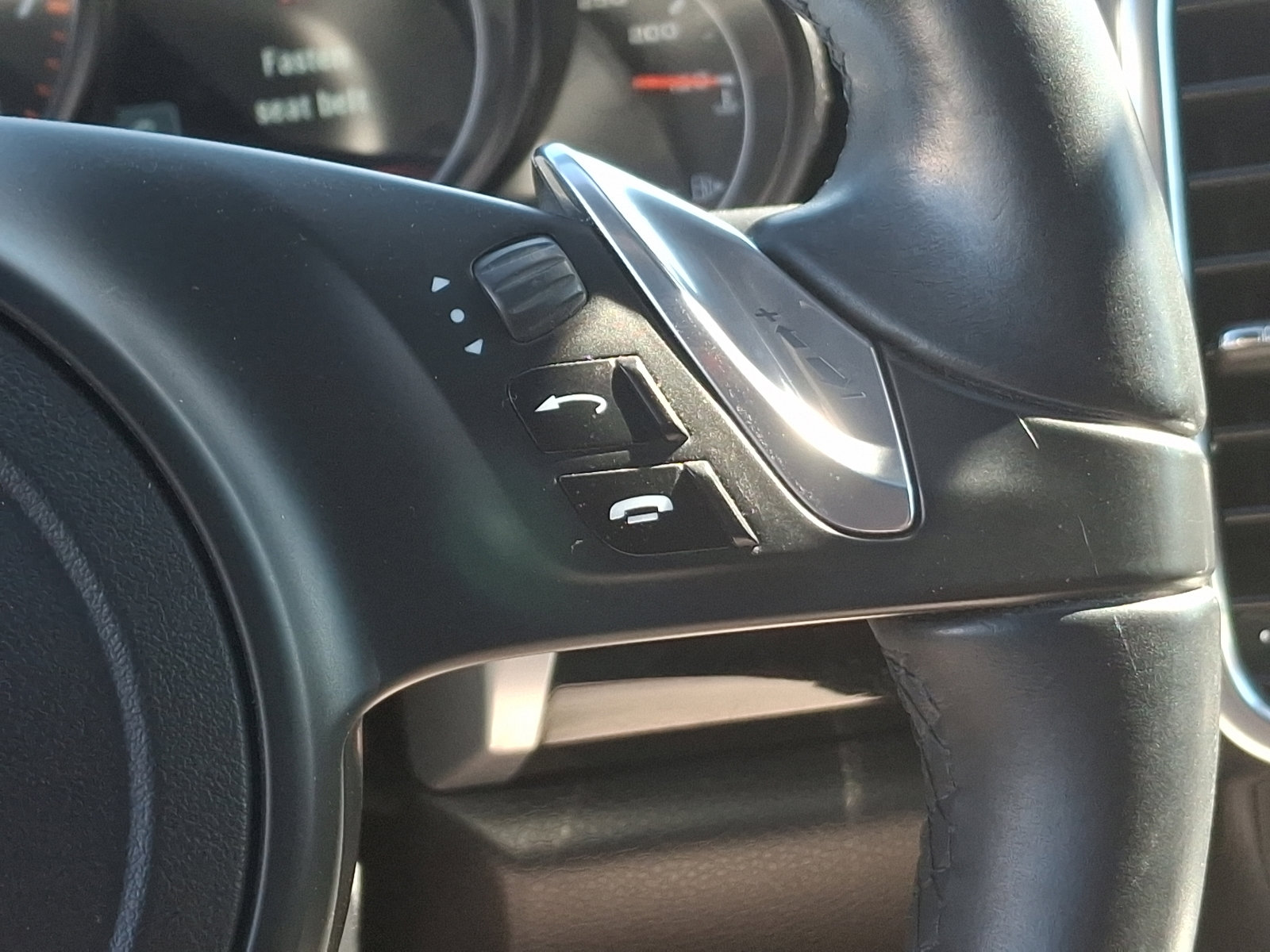 Used 2014 Porsche Cayenne image 24