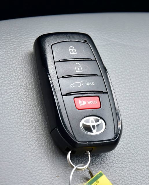 Certified 2024 Toyota Highlander XLE image 31