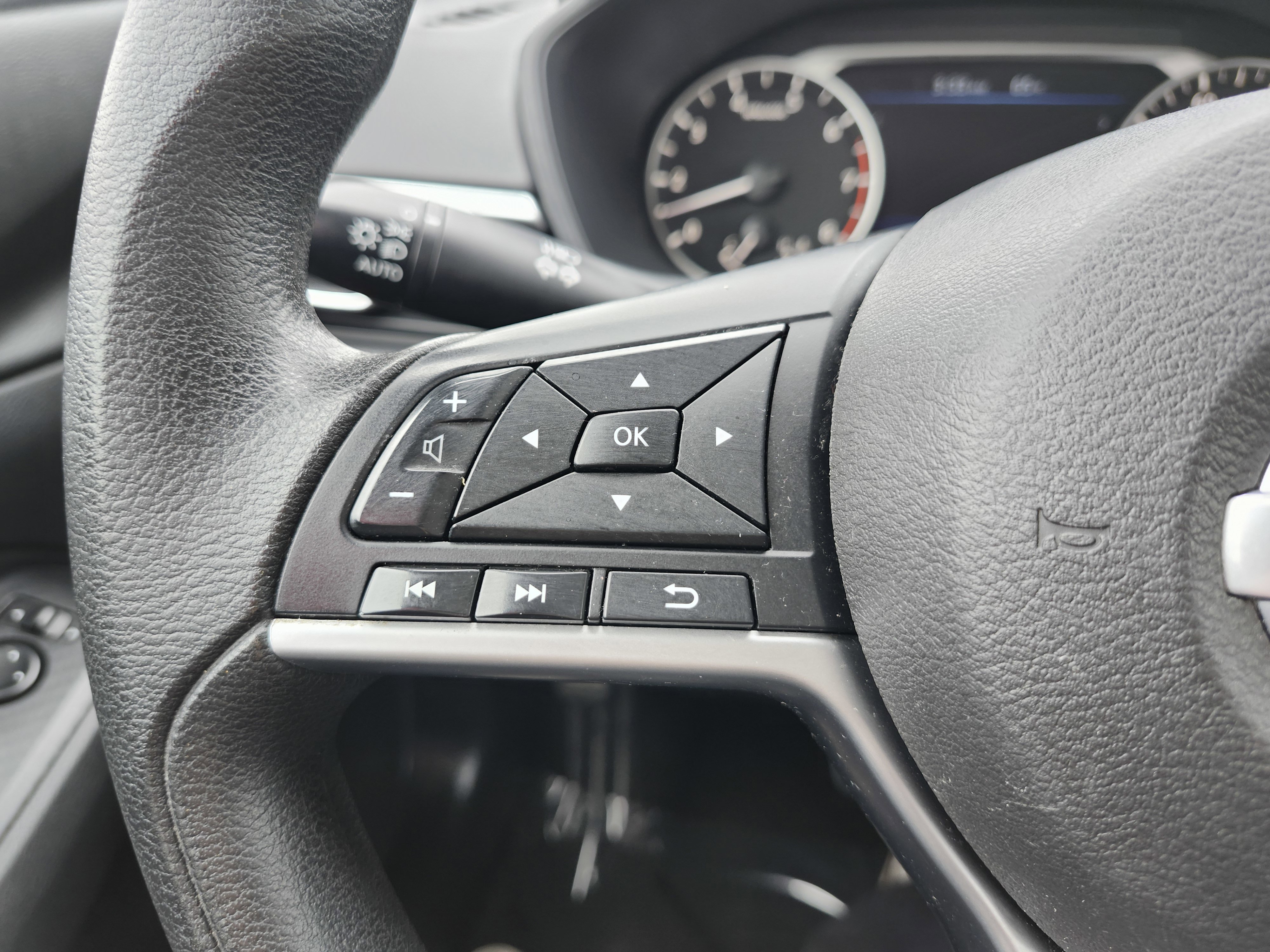 Used 2020 Nissan Altima 2.5 S FWD image 32