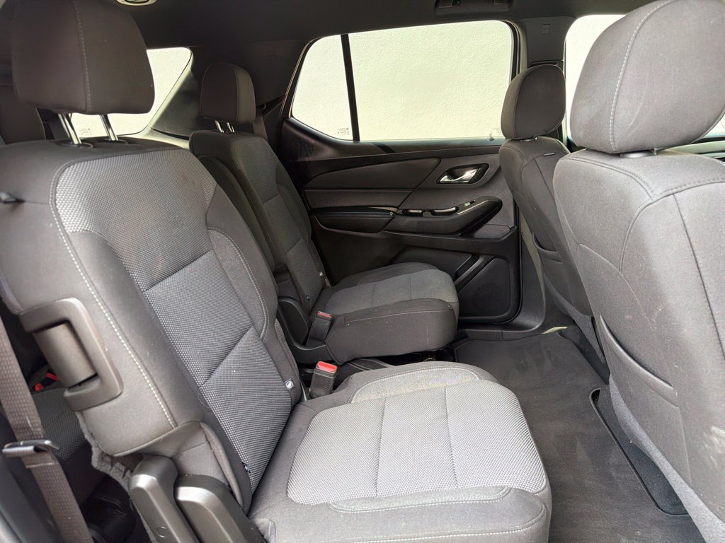 Used 2023 Chevrolet Traverse LT FWD image 23