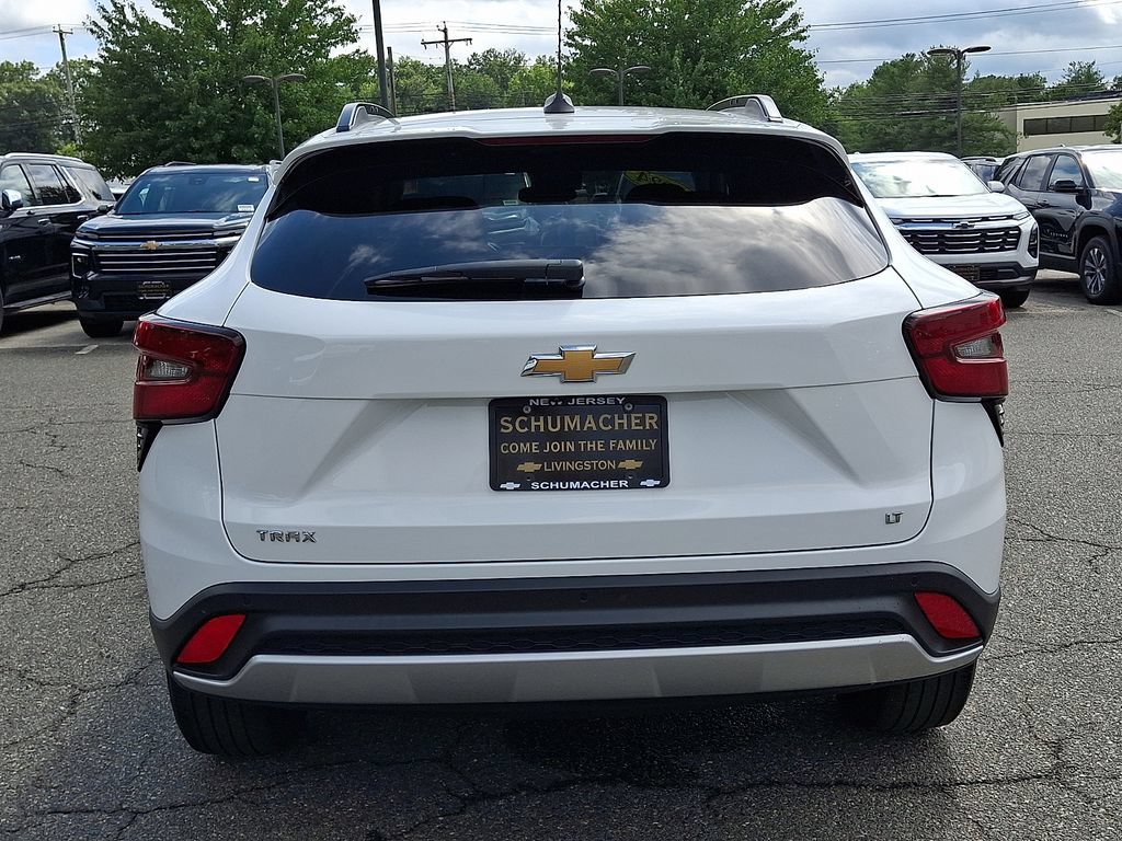 Certified 2024 Chevrolet Trax LT w/ Driver Confidence Package FWD image 5