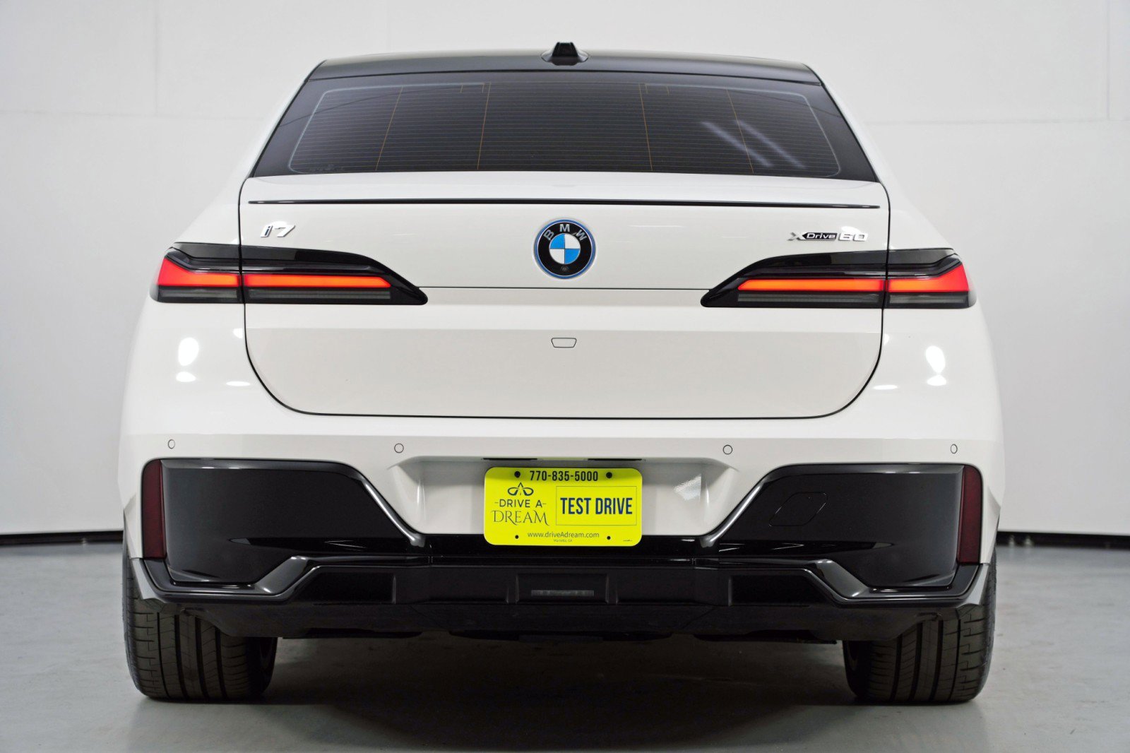 Used 2023 BMW i7 xDrive60 w/ Executive Package 2 image 10