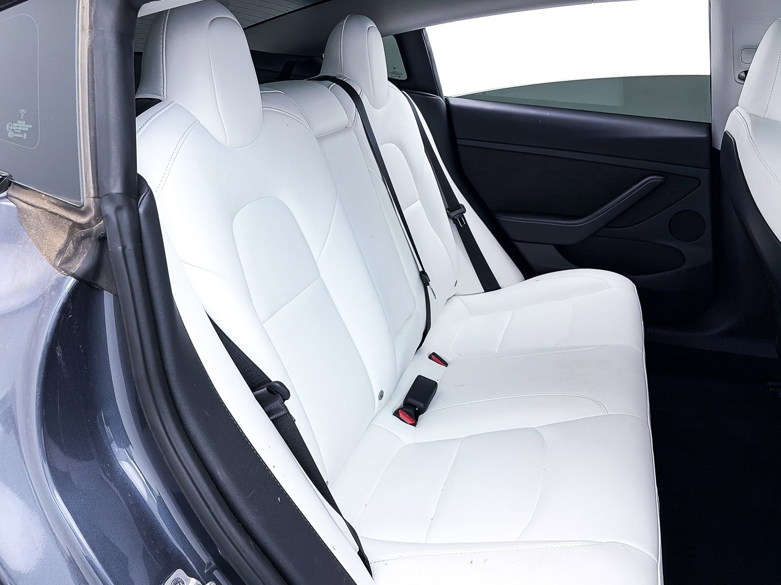 Used 2023 Tesla Model 3 Standard Range image 30